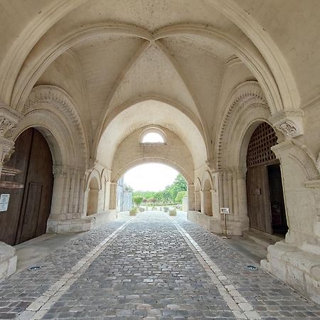Chambre D'Hotes La Grenade Bleue Pons Exterior foto