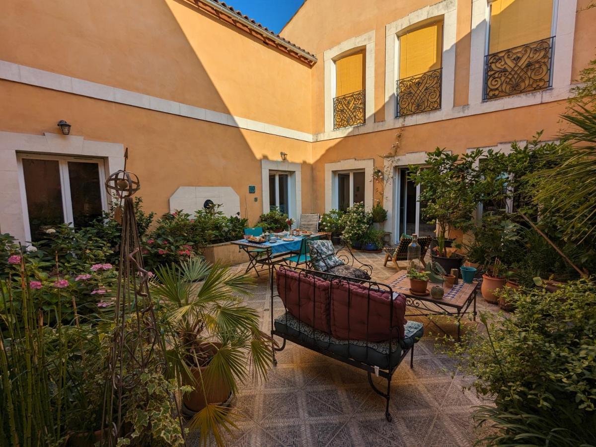 Chambre D'Hotes La Grenade Bleue Pons Exterior foto