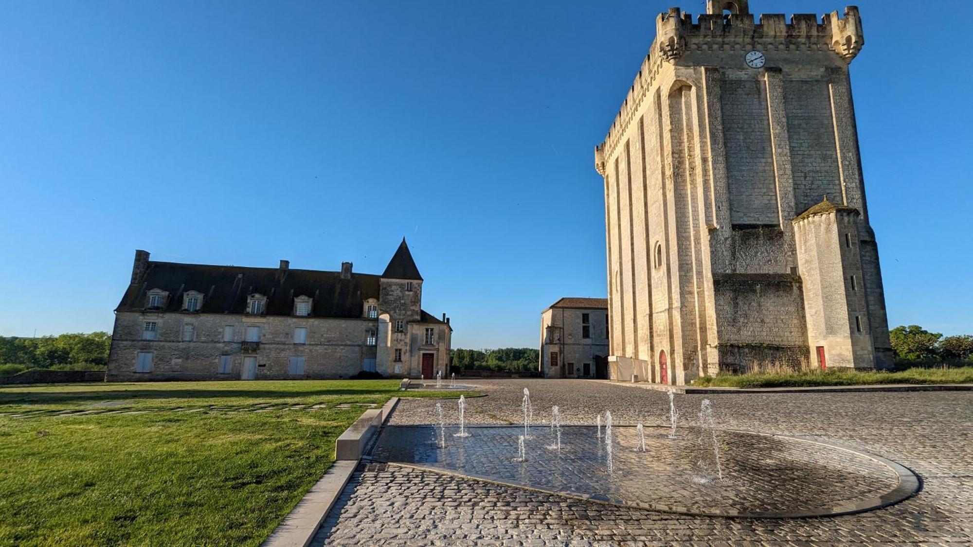 Chambre D'Hotes La Grenade Bleue Pons Exterior foto