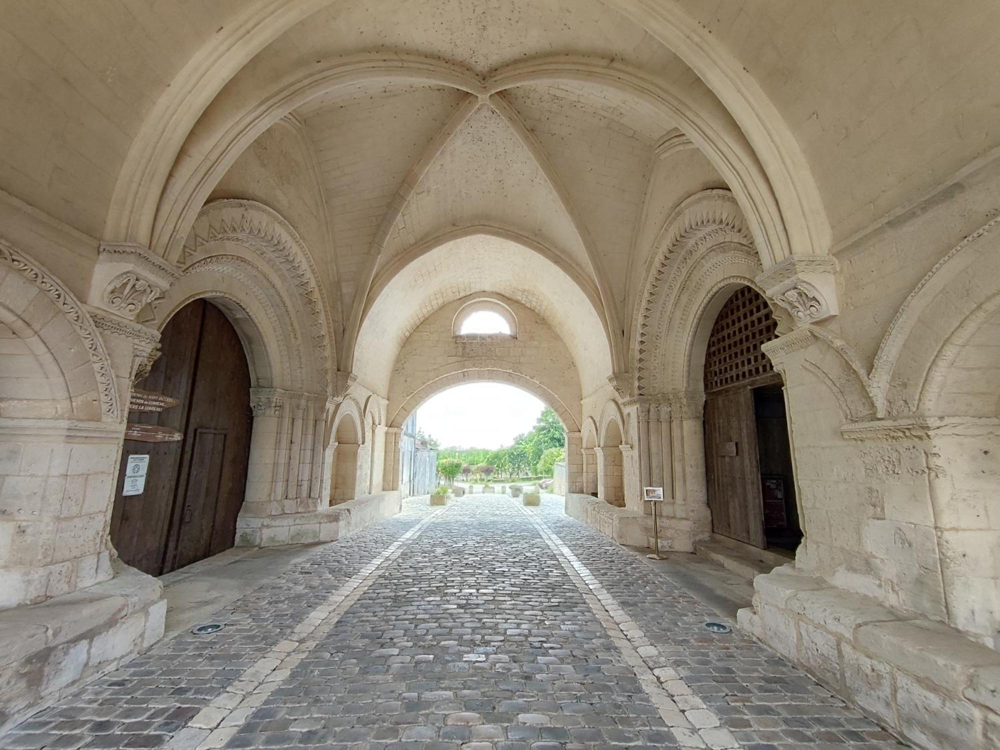Chambre D'Hotes La Grenade Bleue Pons Exterior foto