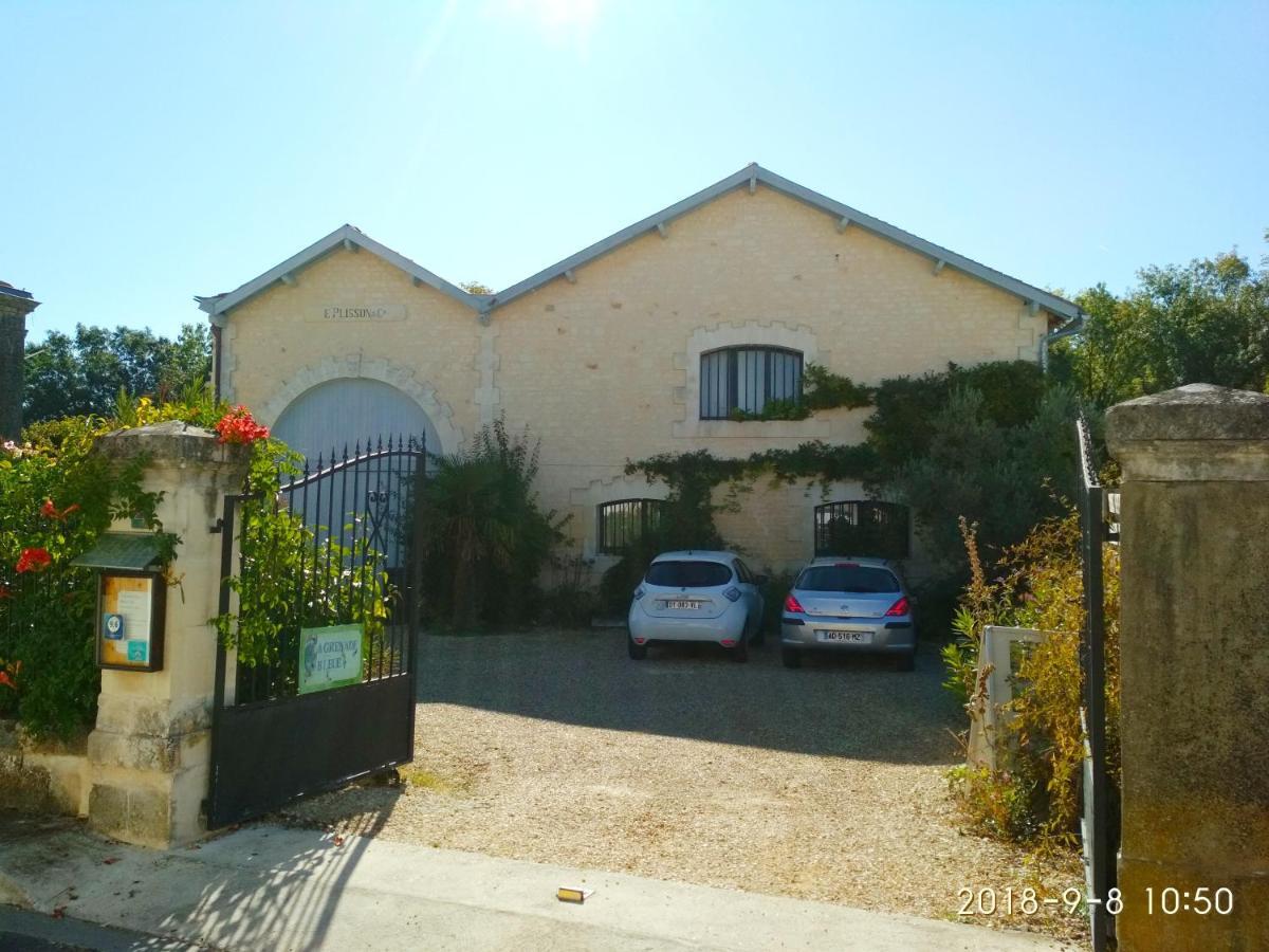 Chambre D'Hotes La Grenade Bleue Pons Exterior foto